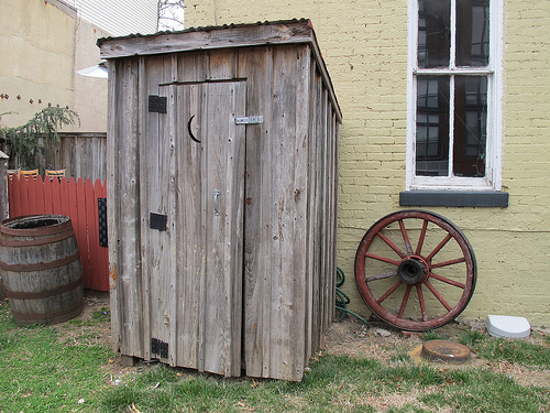 blind_dog_outhouse
