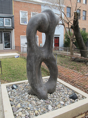 house_lawn_decoration_sculpture