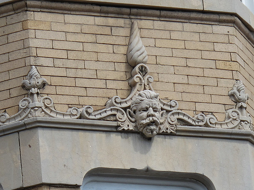 house_sculpture_adams_morgan