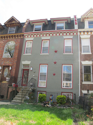 house_popville_dc_flag