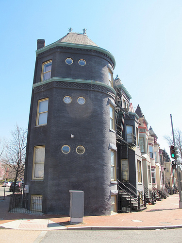 house_popville_porthole