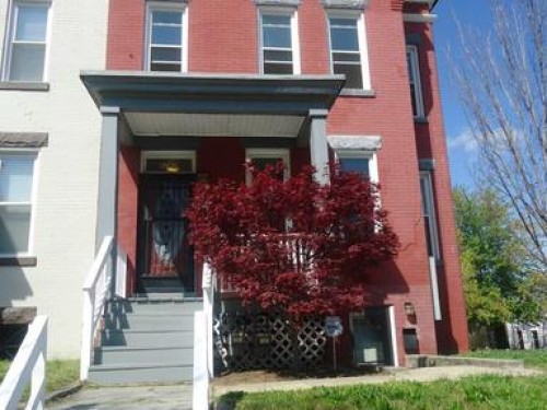 1252 E Street Northeast