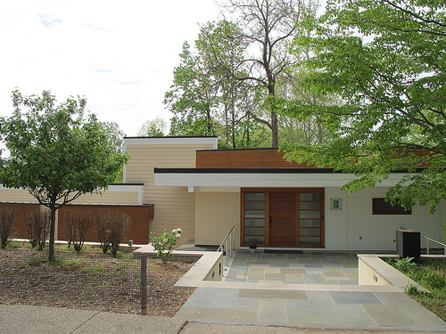house_front_popville