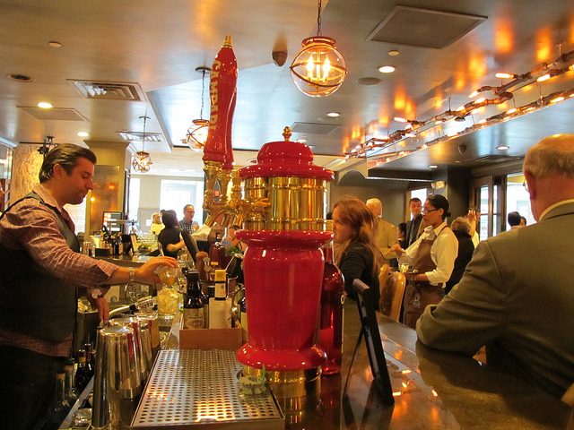 Teddy_bully_bar_drinks_on_tap