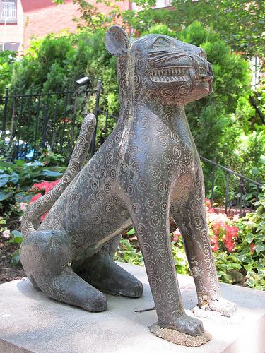 porch_decoration_closeup