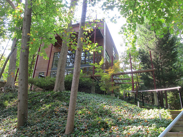 forest_hills_house_front_popville