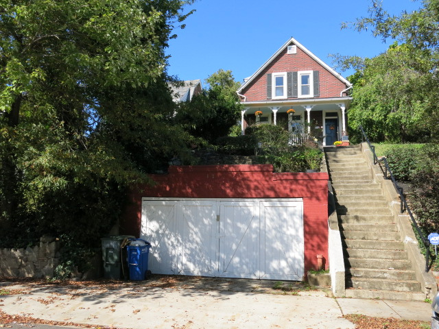 brookland_house_driveway