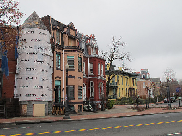 4438340707_307c56c2fe_z