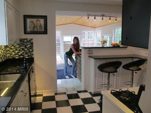 children_selling_house