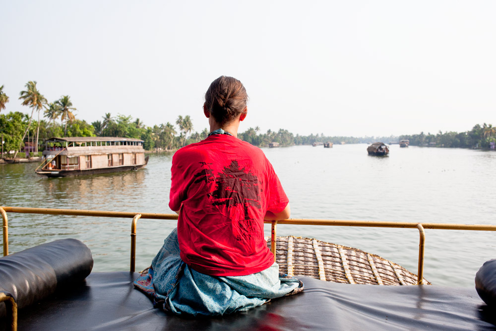 pop_in_kerala_india_housetolaos