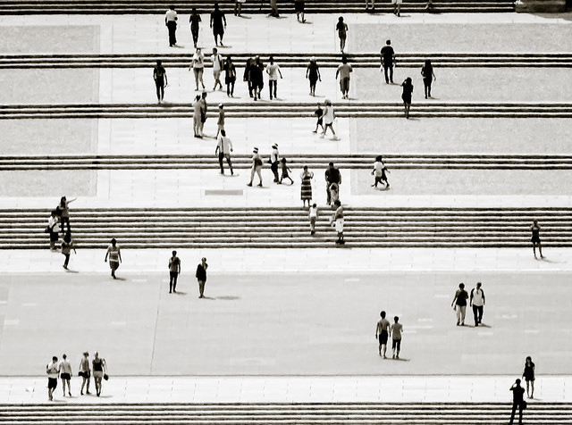 14271975468_a83d982731_z