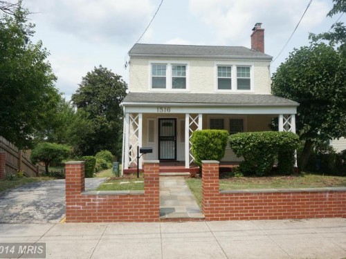 1516 Hamlin Street Northeast