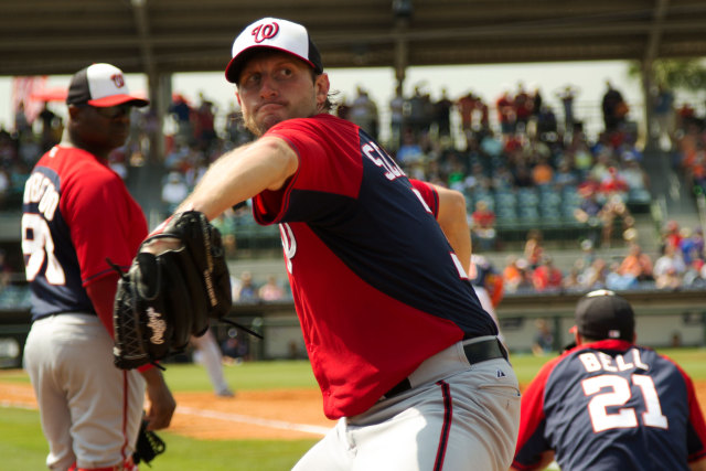 Scherzer-pitching-in-the-bullpen