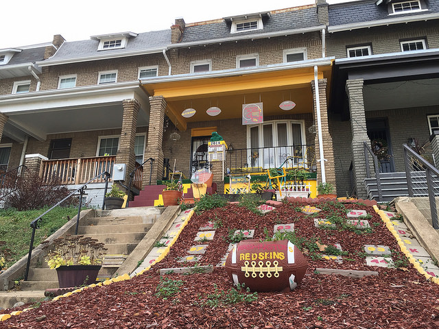 23723499386_4b107f1a08_z