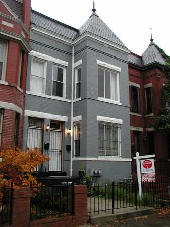 818 1_2 11th St NE