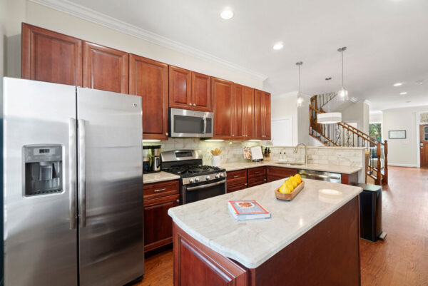 1031-10th-Street-NE