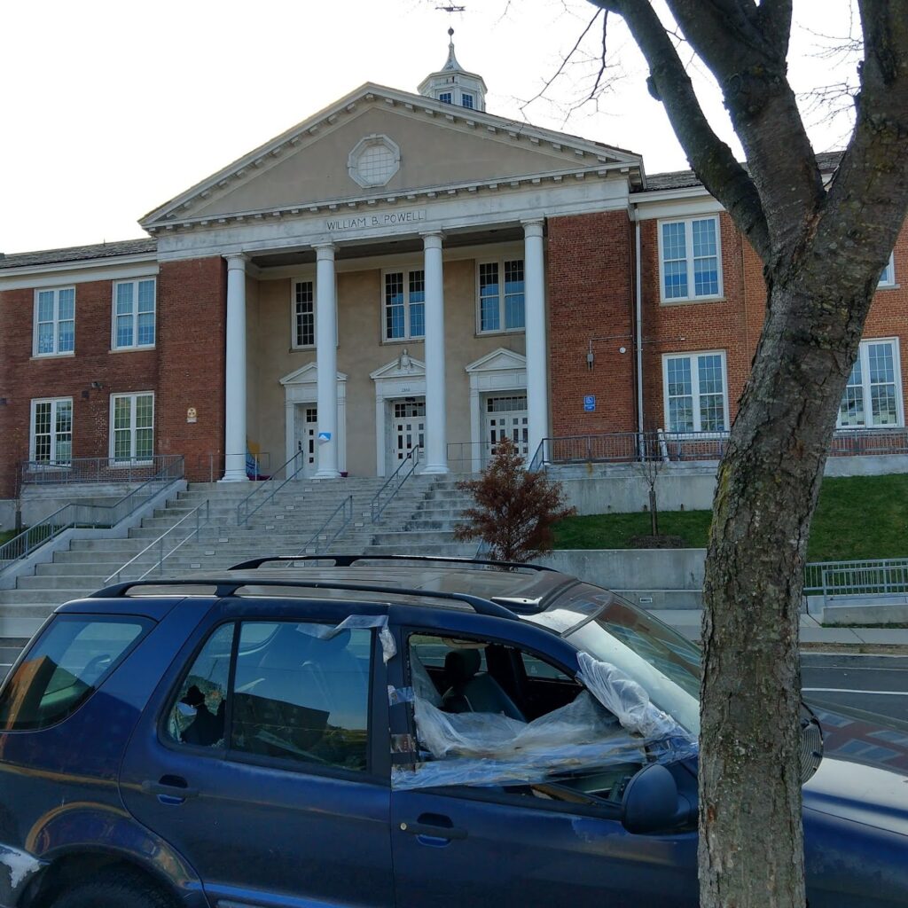 abondoned car