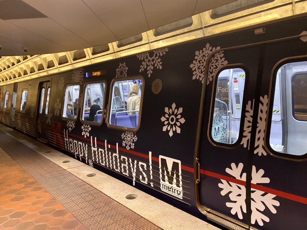 metro happy holidays ayat