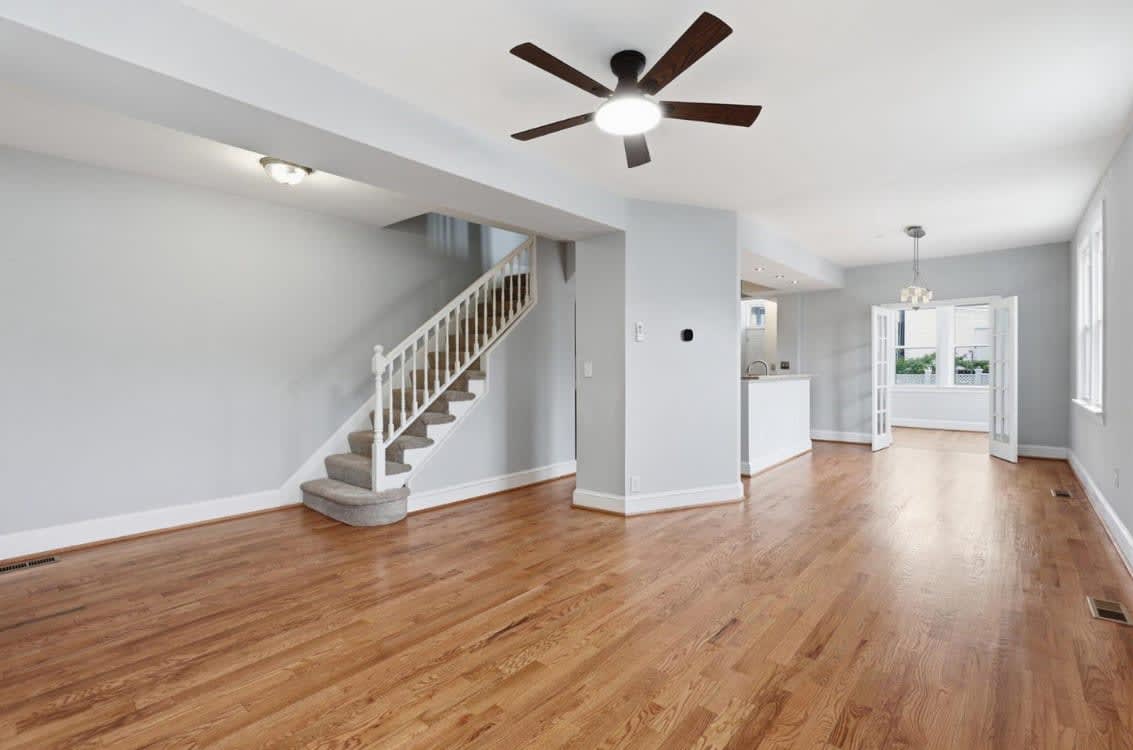 809 Delafield NW
